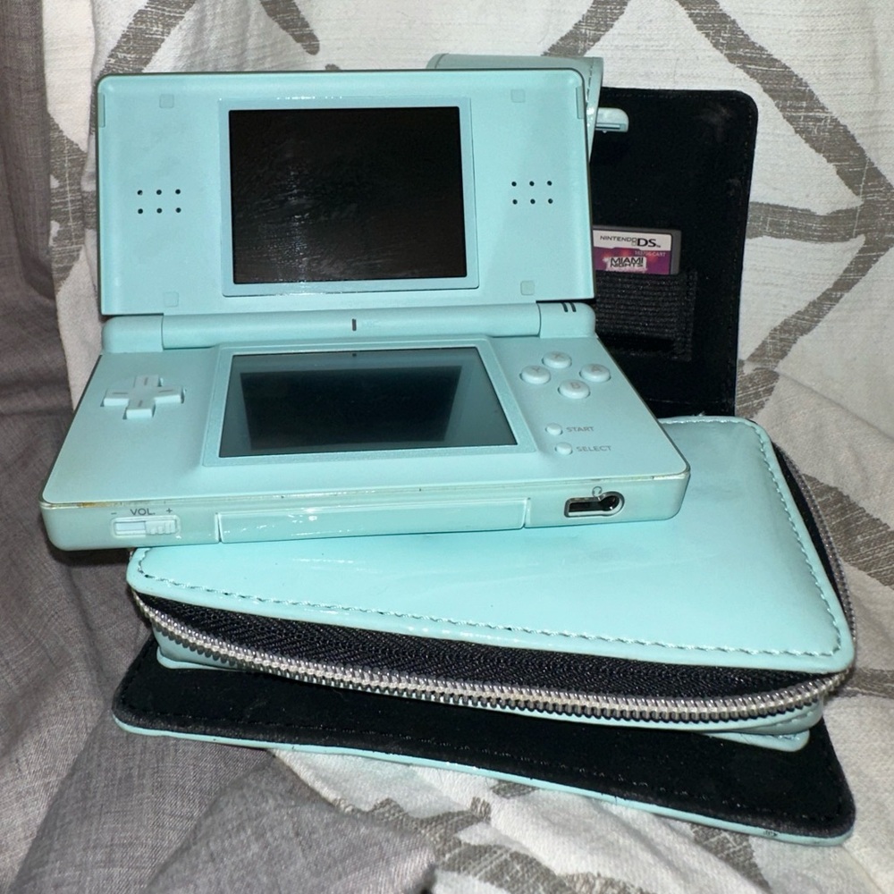 Nintendo DS Mint Edition